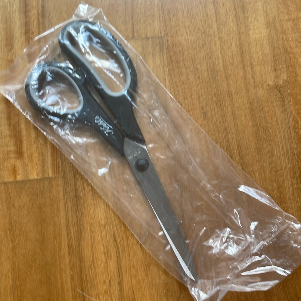 BLACK SCISSORS back to school Kiehl’s black Scissors